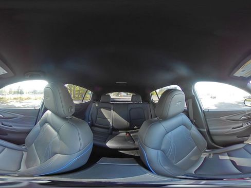 Used 2025 Buick Envista Sport Touring image 40