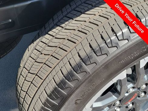 Used 2025 Toyota Tacoma TRD Sport AWD/4WD image 30