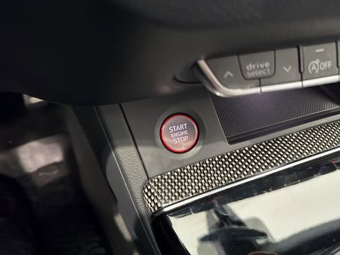 Used 2024 Audi SQ5 Premium image 23