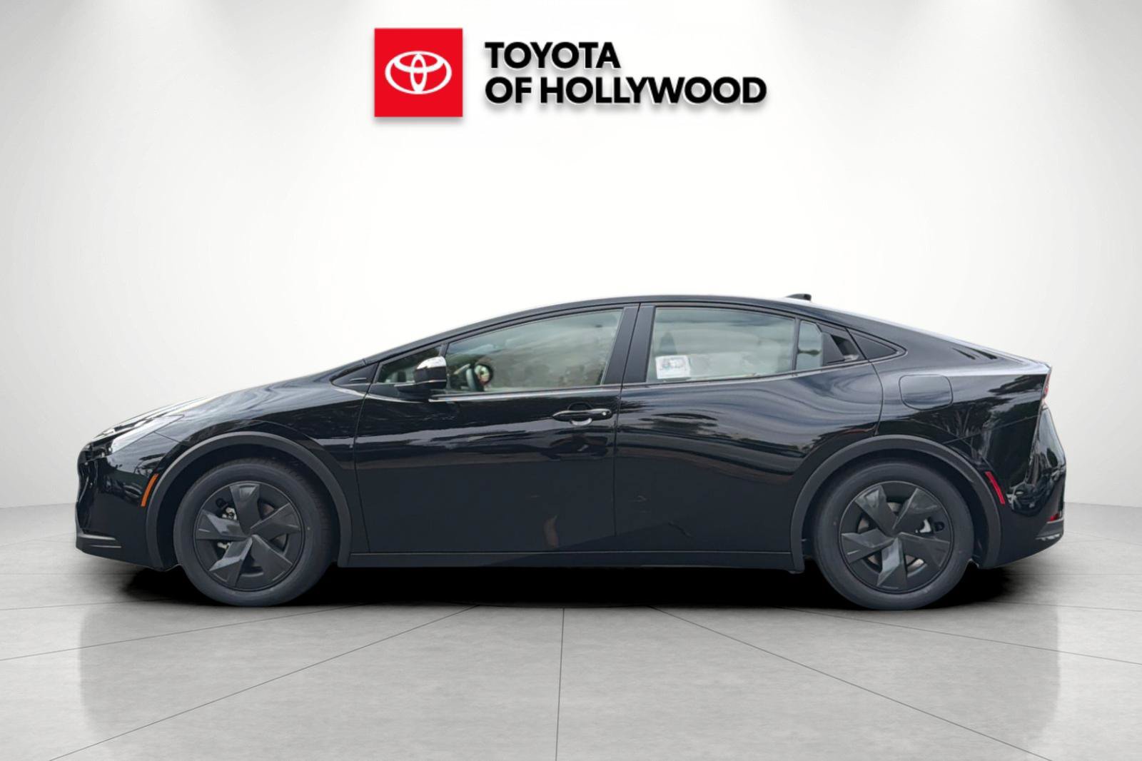 New 2027 Toyota Prius LE FWD image 9