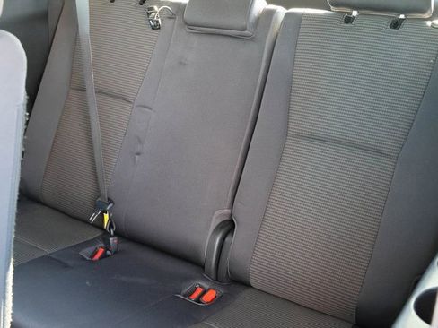 Used 2023 Toyota Highlander LE image 14