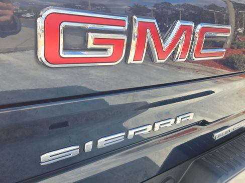 Used 2022 GMC Sierra 1500 Elevation image 33