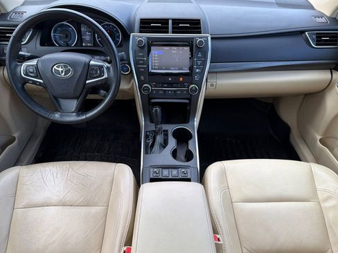 Used 2015 Toyota Camry XLE w/ Moonroof Package image 9