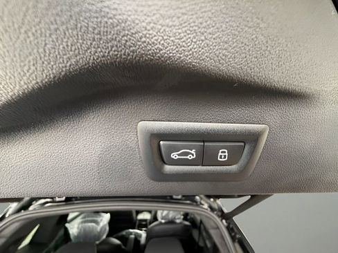 Used 2026 BMW X7 xDrive40i w/ M Sport Package image 30