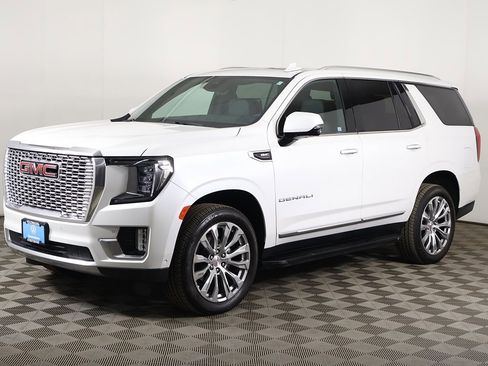 Used 2024 GMC Yukon Denali w/ Advanced Technology Package image 16