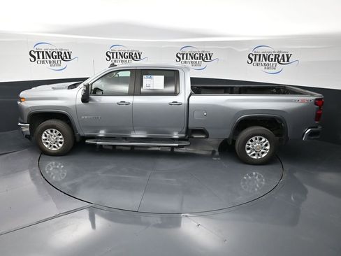 Used 2024 Chevrolet Silverado 3500 LT image 12
