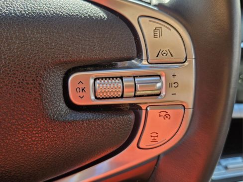 Used 2023 Genesis GV70 2.5T w/ Select Package image 19