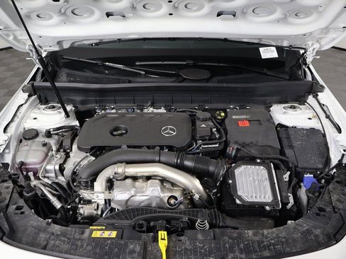 New 2026 Mercedes-Benz GLB 250 image 9