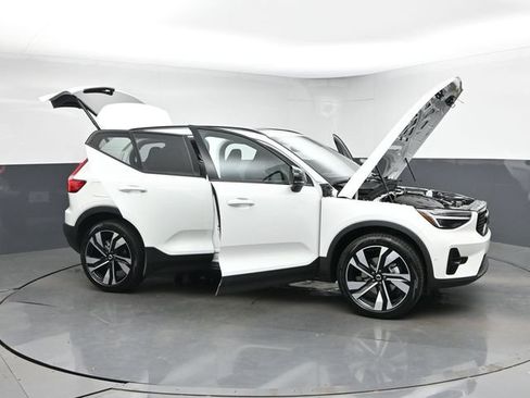 New 2026 Volvo XC40 B5 Plus w/ Climate Package AWD/4WD image 51