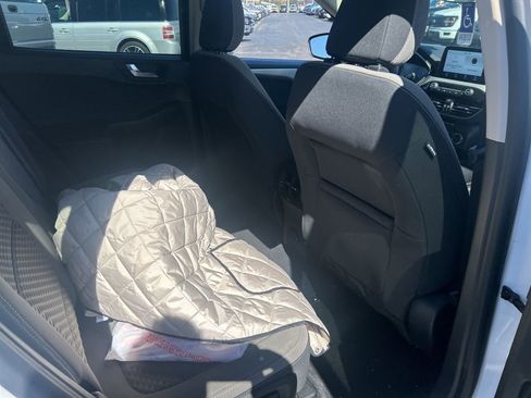 Used 2020 Ford Escape SE image 21