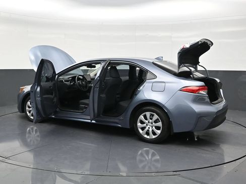 Used 2025 Toyota Corolla LE FWD image 30