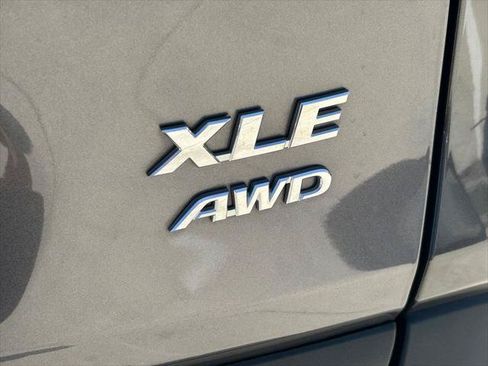 Certified 2022 Toyota RAV4 XLE w/ Convenience Package AWD/4WD image 14