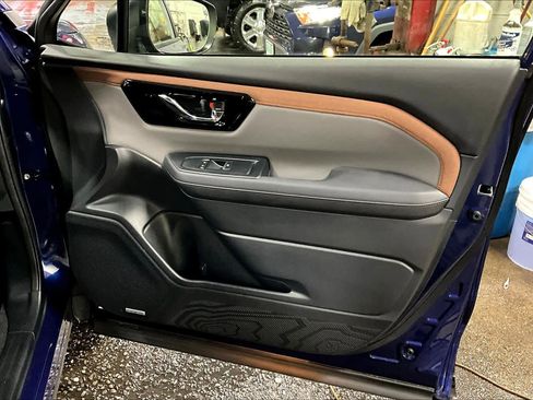 Used 2025 Subaru Forester Sport image 21