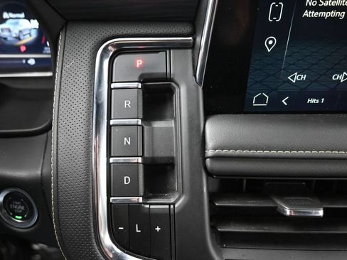 Used 2024 GMC Yukon SLT AWD/4WD image 19