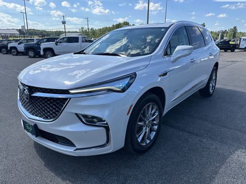 Certified 2023 Buick Enclave Avenir w/ Avenir Technology Package AWD/4WD image 3