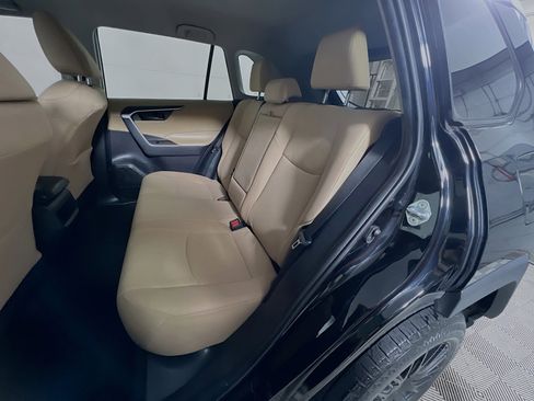 Used 2021 Toyota RAV4 LE image 26
