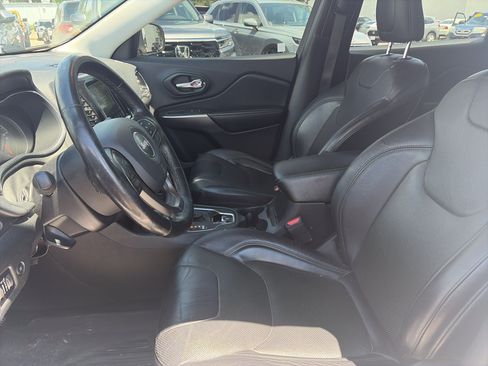Used 2020 Jeep Cherokee Limited AWD/4WD image 7