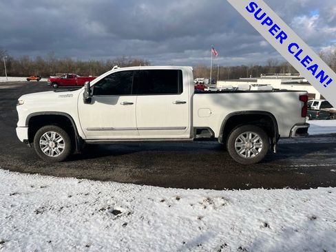 Used 2024 Chevrolet Silverado 2500 High Country w/ Technology Package image 6
