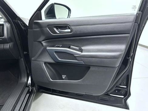 Certified 2025 Nissan Pathfinder SL AWD/4WD image 16