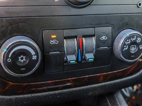 Used 2016 Chevrolet Impala LT image 18