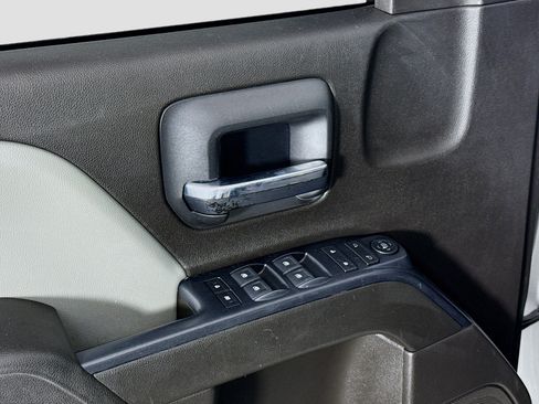 Used 2018 Chevrolet Silverado 1500 Custom w/ Custom Value Package image 22