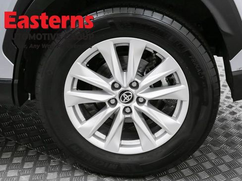 Used 2024 Toyota Corolla Cross LE image 30