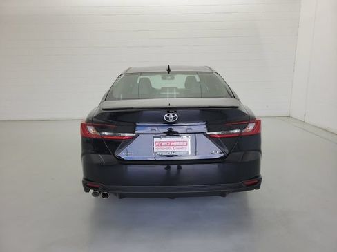 Used 2025 Toyota Camry SE w/ Convenience Package FWD image 6