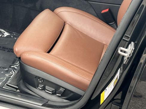 Used 2011 BMW 550i Sedan RWD image 14
