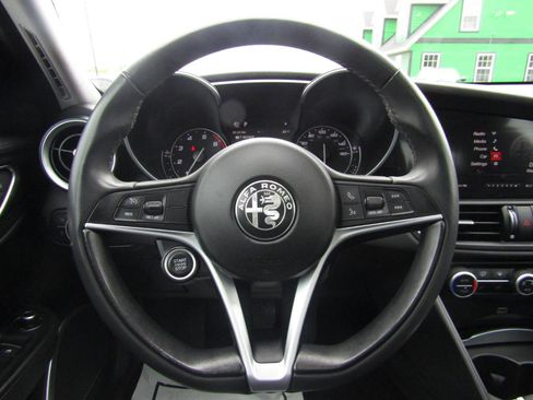 Used 2019 Alfa Romeo Giulia AWD w/ Cold Weather Package image 15