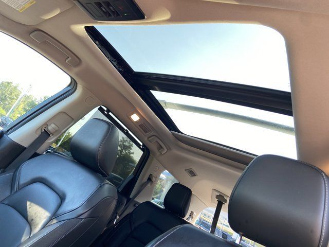Used 2024 Nissan Pathfinder SL w/ SL Premium Package FWD image 29