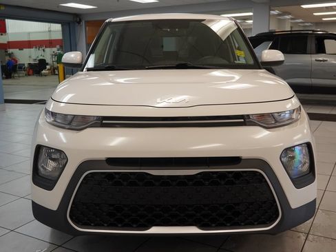 Used 2022 Kia Soul LX FWD image 16