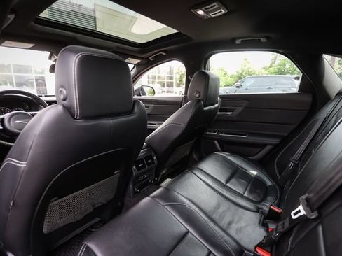 Used 2018 Jaguar XF S AWD/4WD image 72