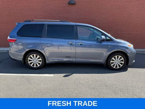Used 2016 Toyota Sienna XLE w/ XLE Navigation Package image 1