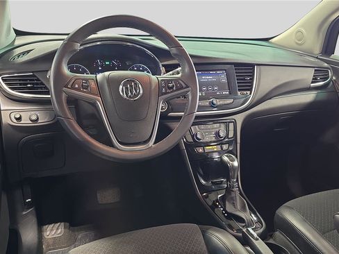 Used 2022 Buick Encore Preferred w/ Safety Package image 17