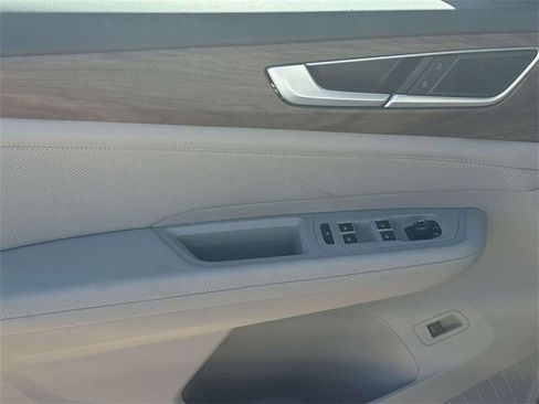 New 2026 Volkswagen Atlas SE FWD image 13