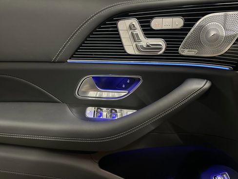 New 2026 Mercedes-Benz Maybach GLS 600 4MATIC image 13