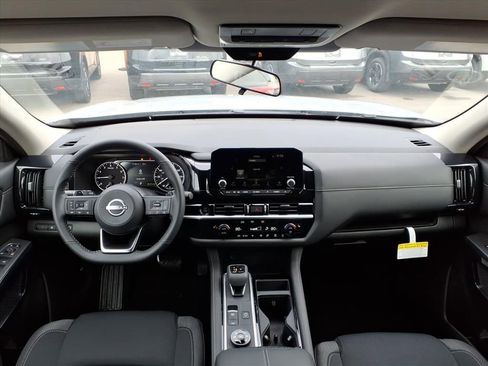 New 2025 Nissan Pathfinder SV w/ Black Appearance Package image 8