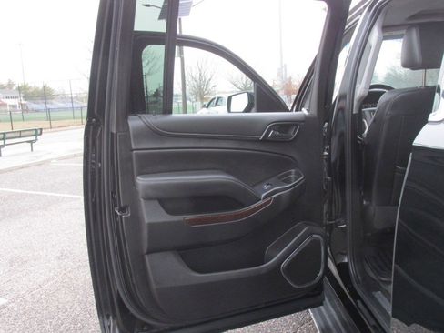 Used 2019 GMC Yukon XL SLT w/ Premium Edition image 92