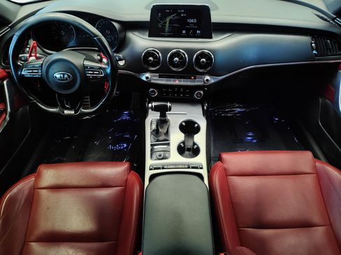 Used 2019 Kia Stinger GT1 RWD image 3
