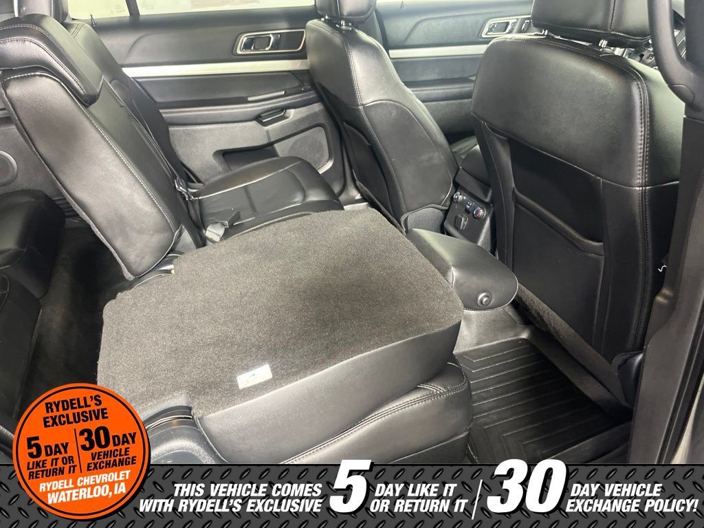 Used 2017 Ford Explorer XLT w/ Equipment Group 202A AWD/4WD image 19