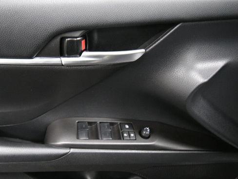 Used 2024 Toyota Camry SE w/ Cold Weather Package FWD image 12