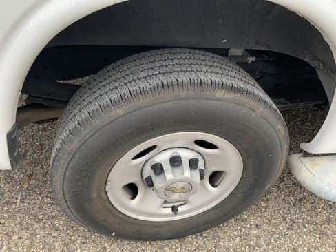 Used 2024 Chevrolet Express 2500 w/ Driver Convenience Package image 41