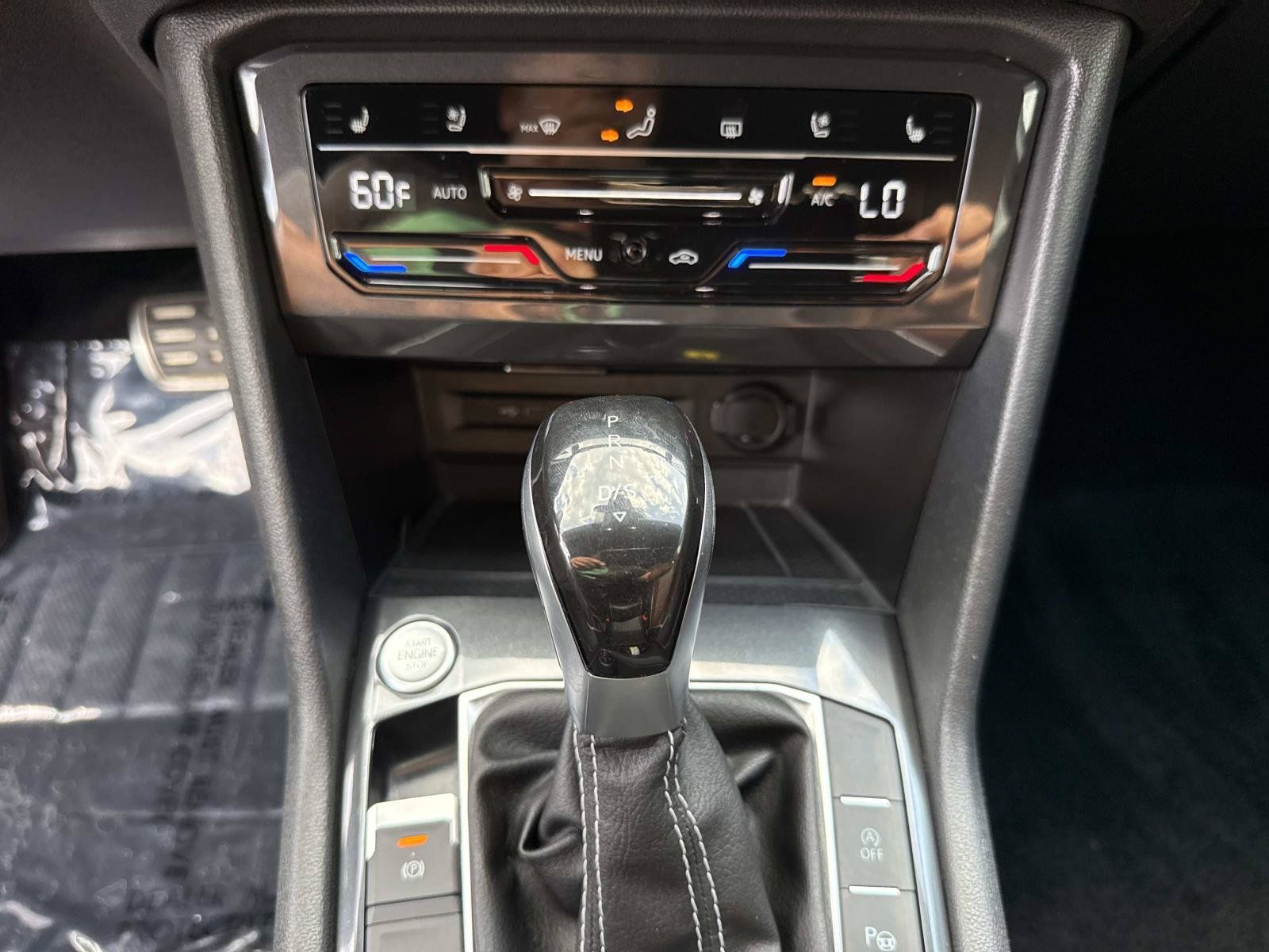Used 2024 Volkswagen Tiguan SEL R-Line AWD/4WD image 32
