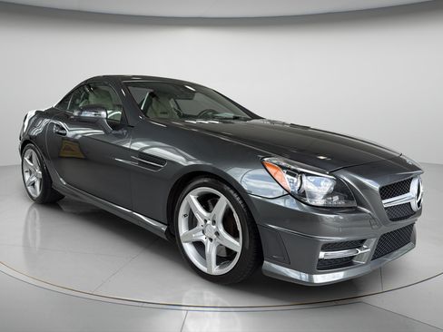 Used 2015 Mercedes-Benz SLK 350 image 9