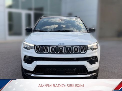 Used 2025 Jeep Compass Limited w/ Elite Group AWD/4WD image 3
