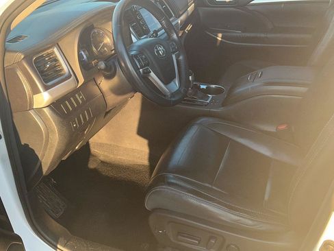 Used 2015 Toyota Highlander XLE AWD/4WD image 22