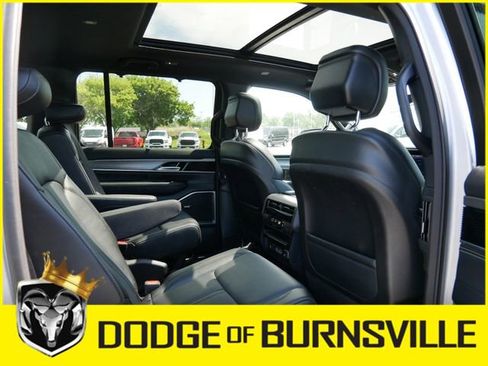Used 2024 Jeep Wagoneer Series II w/ Convenience Group I AWD/4WD image 16
