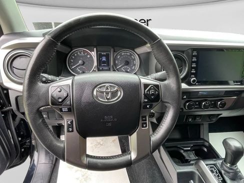 Used 2021 Toyota Tacoma SR5 AWD/4WD image 32