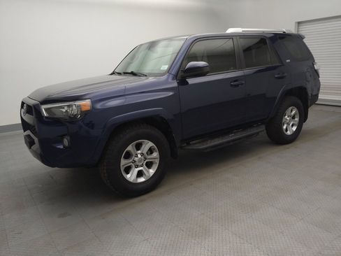 Used 2018 Toyota 4Runner SR5 image 2