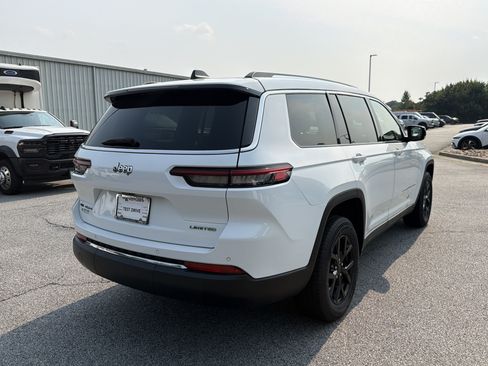 Used 2022 Jeep Grand Cherokee L Limited AWD/4WD image 8